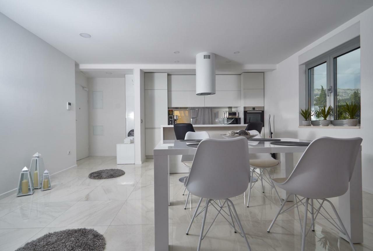 Brand New S & U Apartament *
